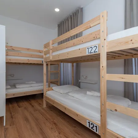 Hostel Dude *